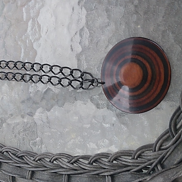 Costume jewelry - Picture 1 of 2